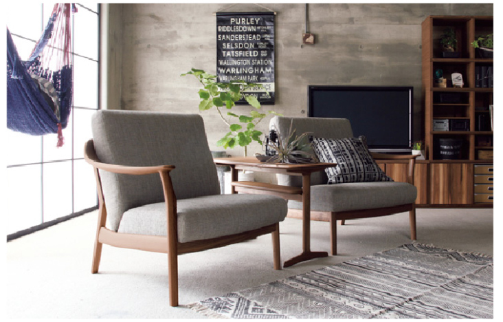 コンパクトな生活空間向けの家具　「小さめのダイニングテーブルやソファの使いやすさ」とは