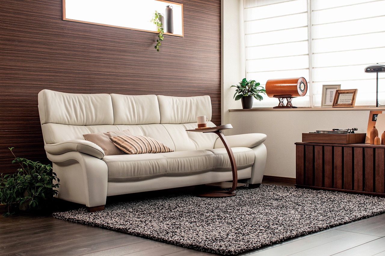 暮らしに合う快適なソファの肘と背面の高さ選び方