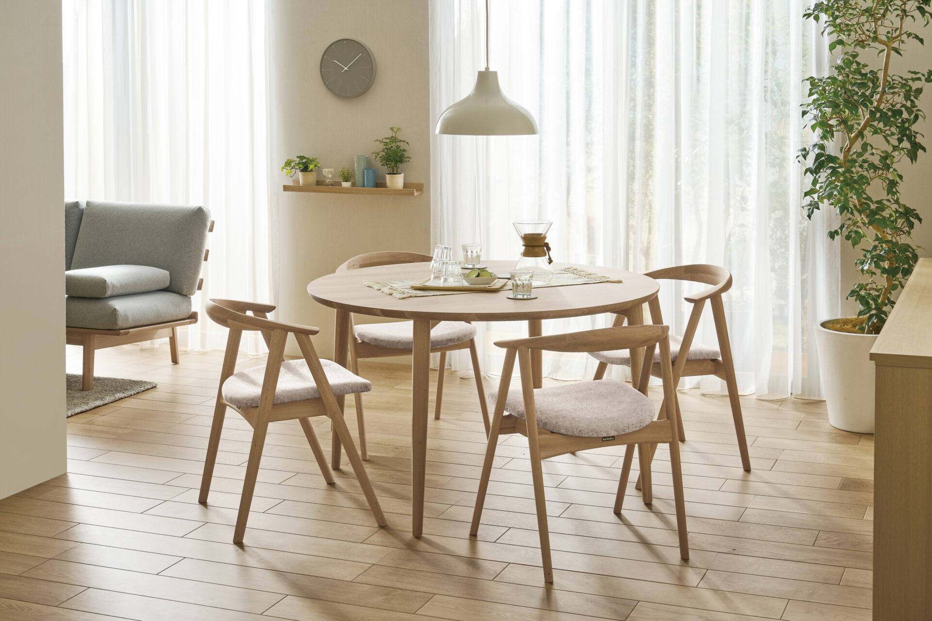 雰囲気に合う、長持ちするダイニングテーブルの選び方